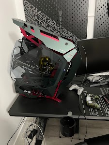 Store PCBOX Badalona